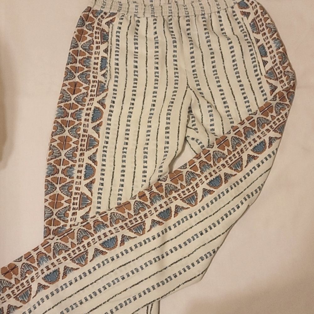 Bcbg maxaria pants size small.‎